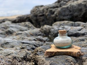 Frascos de Vidrio en la Playa